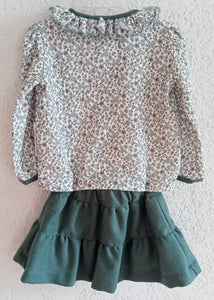 Conjunto falda de lana con blusa de algodón