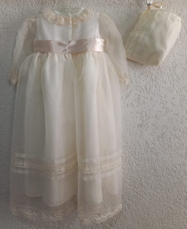 Ropón de organza beige - Imagen 2