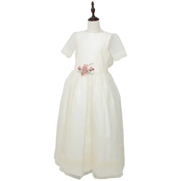 Vestido en organza con talle en tul bordado