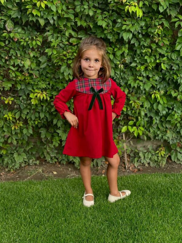 Vestido de pana roja con algodón cuadros